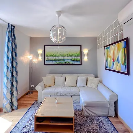 Pradignac - Beautiful 2 Bedroom Center Of Apartment