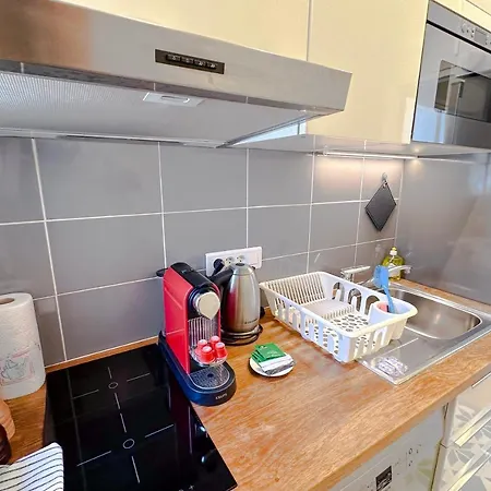 Pradignac - Beautiful 2 Bedroom Center Of דירה