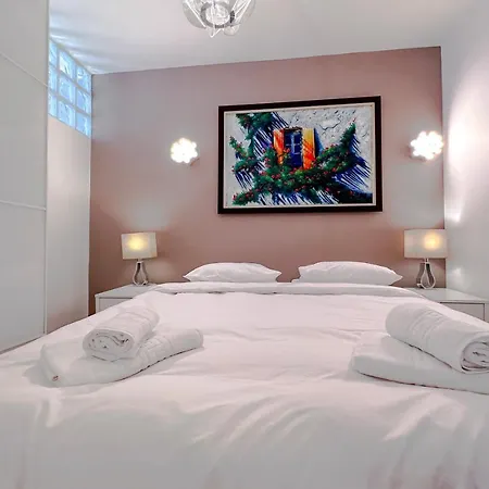 דירה Pradignac - Beautiful 2 Bedroom Center Of קאן